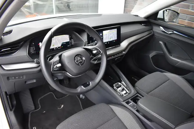 Skoda Octavia view 4