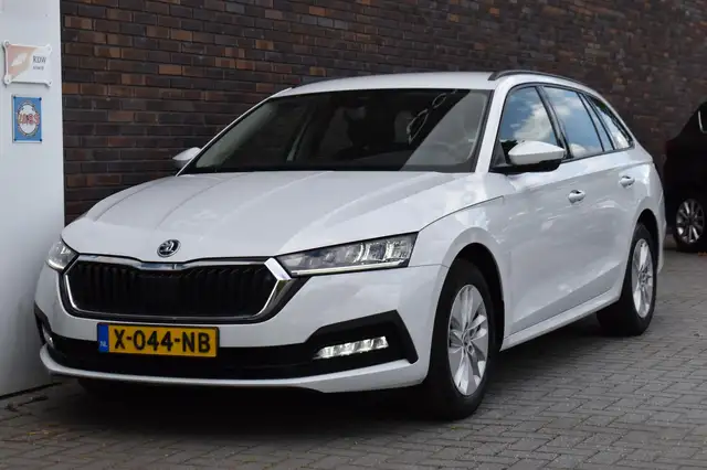 Skoda Octavia view 7