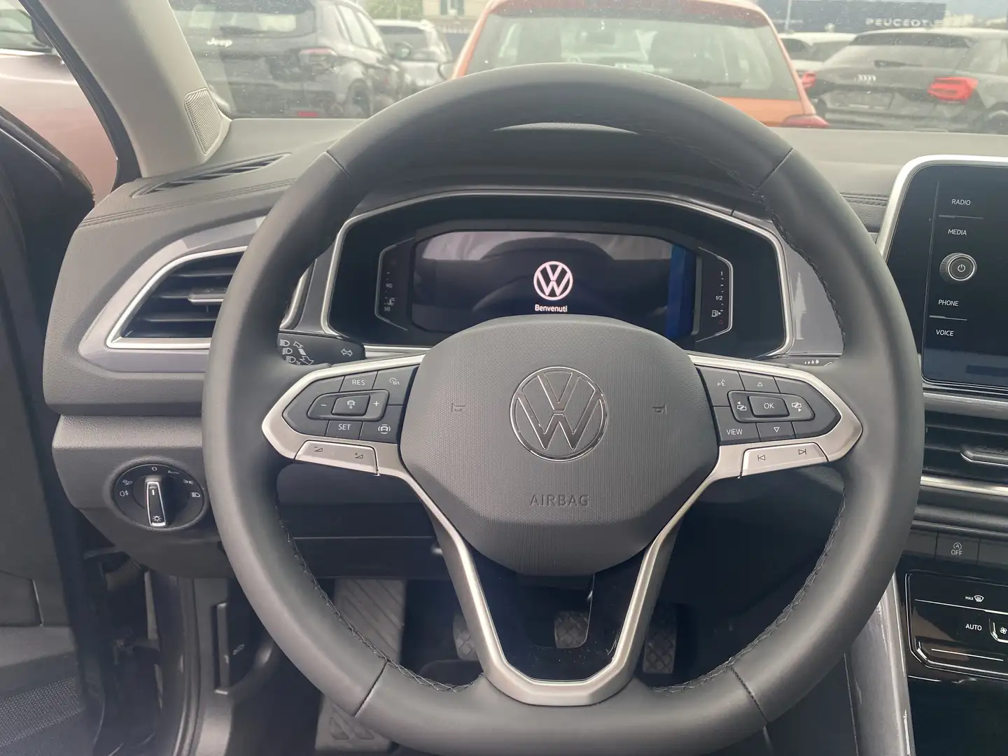 Volkswagen T-Roc T-Roc 1.0 tsi R-Line 110cv Gris - 1