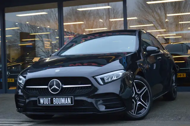 Mercedes-Benz A 250 e AMG Led Panorama Distronic Keyless Camera Night