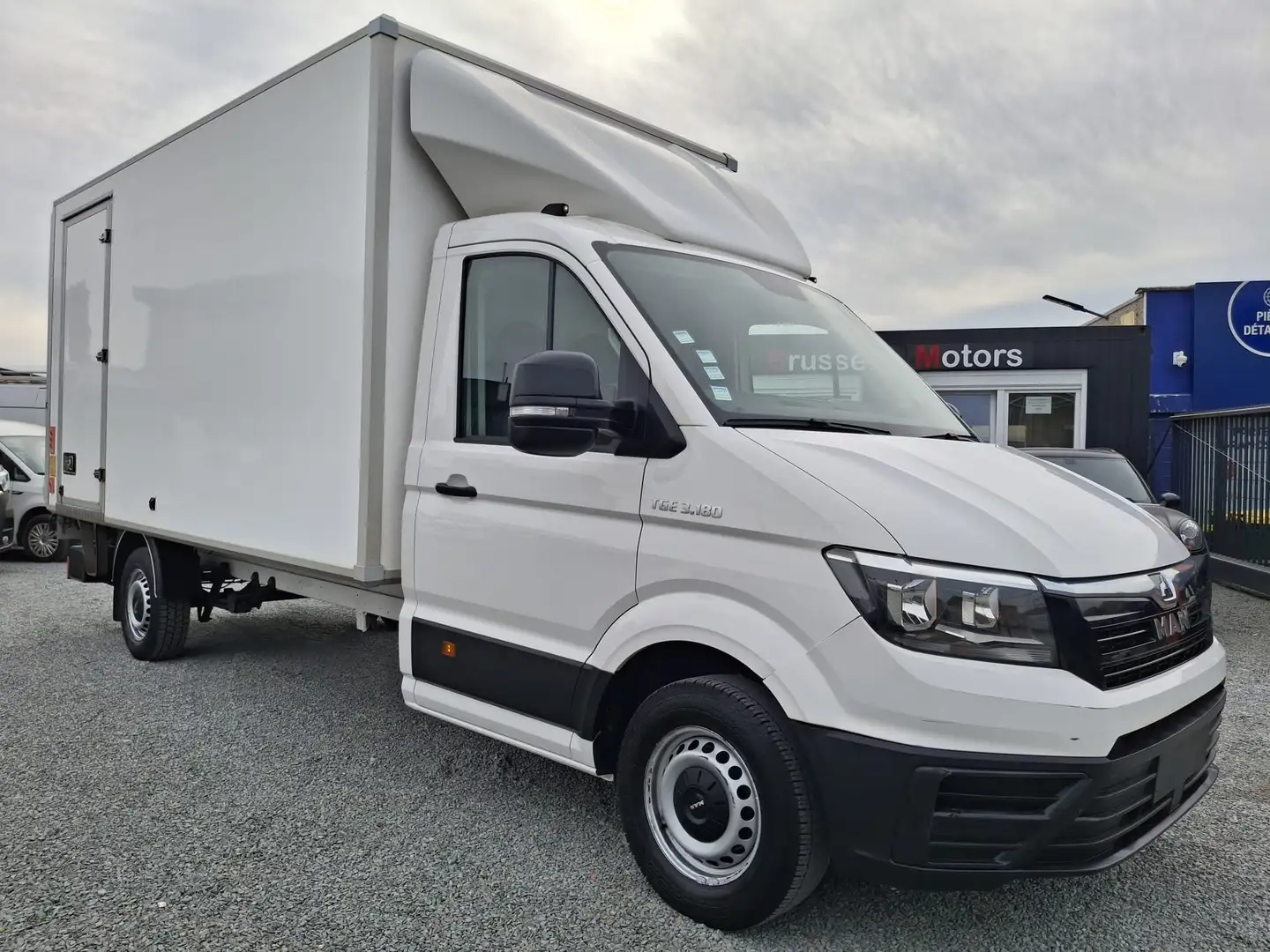 MAN TGE 3.180 Caisse Hayon Blanc - 1