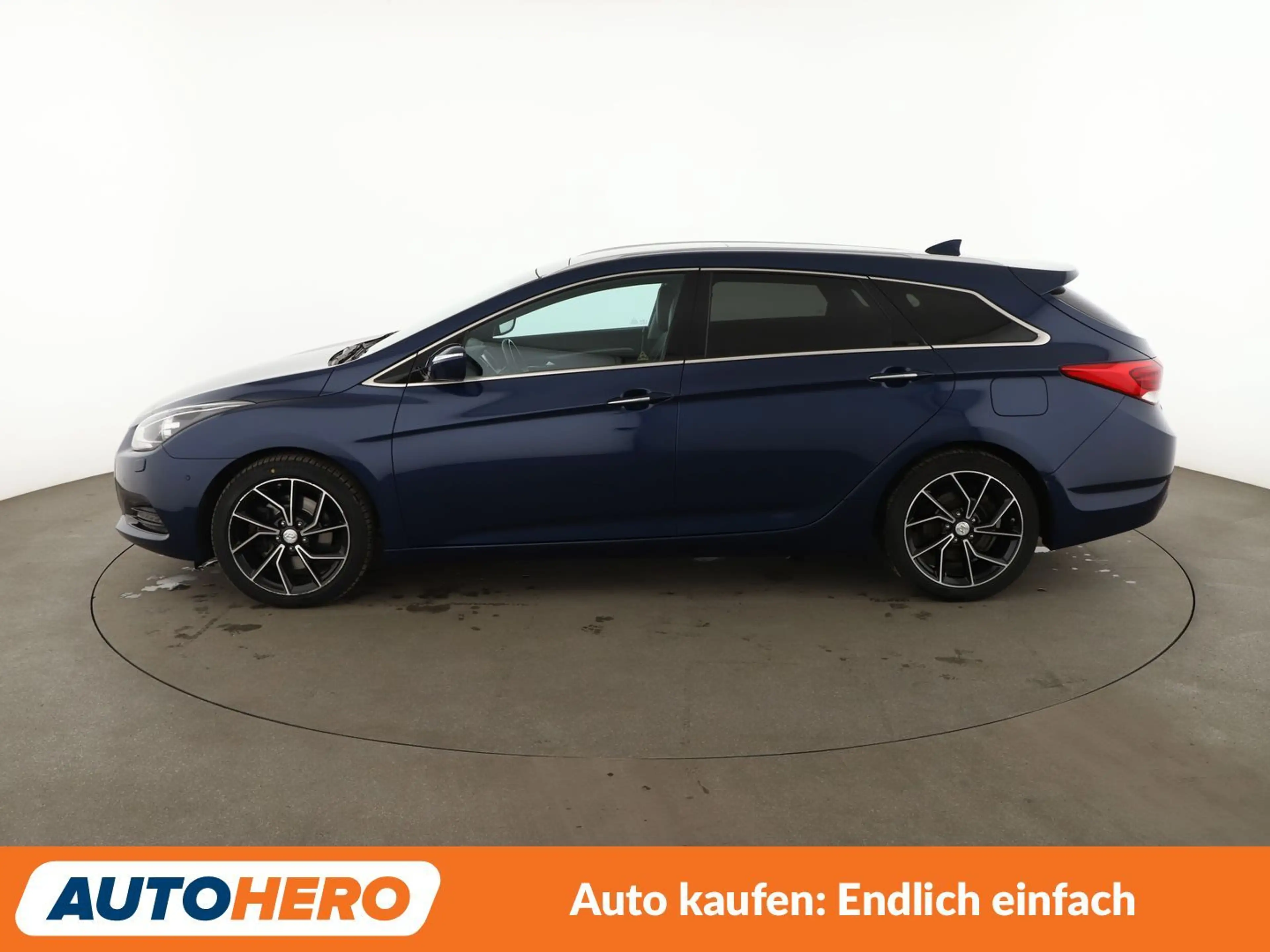 Hyundai i40 1.6 CRDi Space Plus Aut.*NAV*XENON*TEMPO*PDC*SHZ* — photo 3