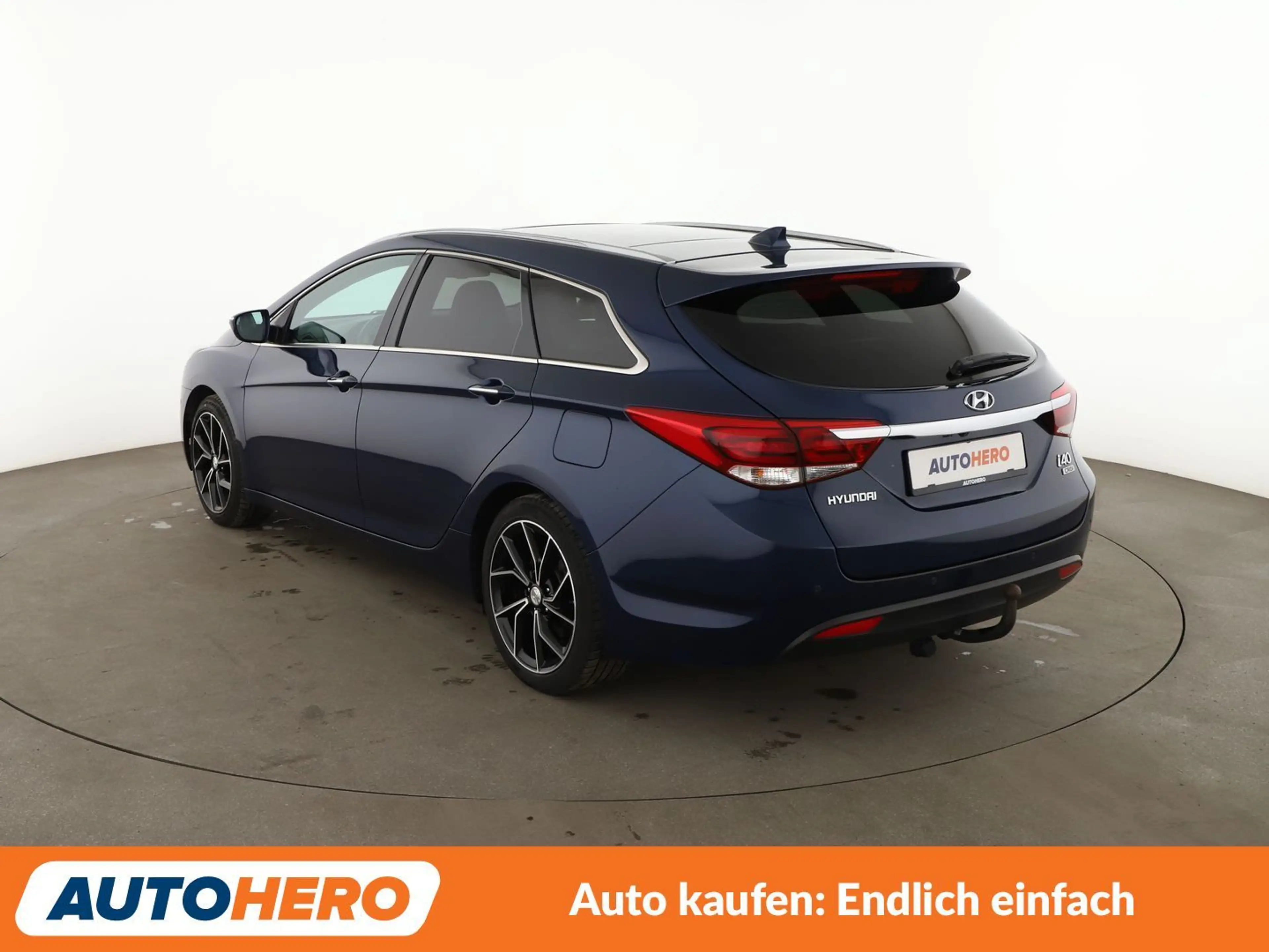 Hyundai i40 1.6 CRDi Space Plus Aut.*NAV*XENON*TEMPO*PDC*SHZ* — photo 4