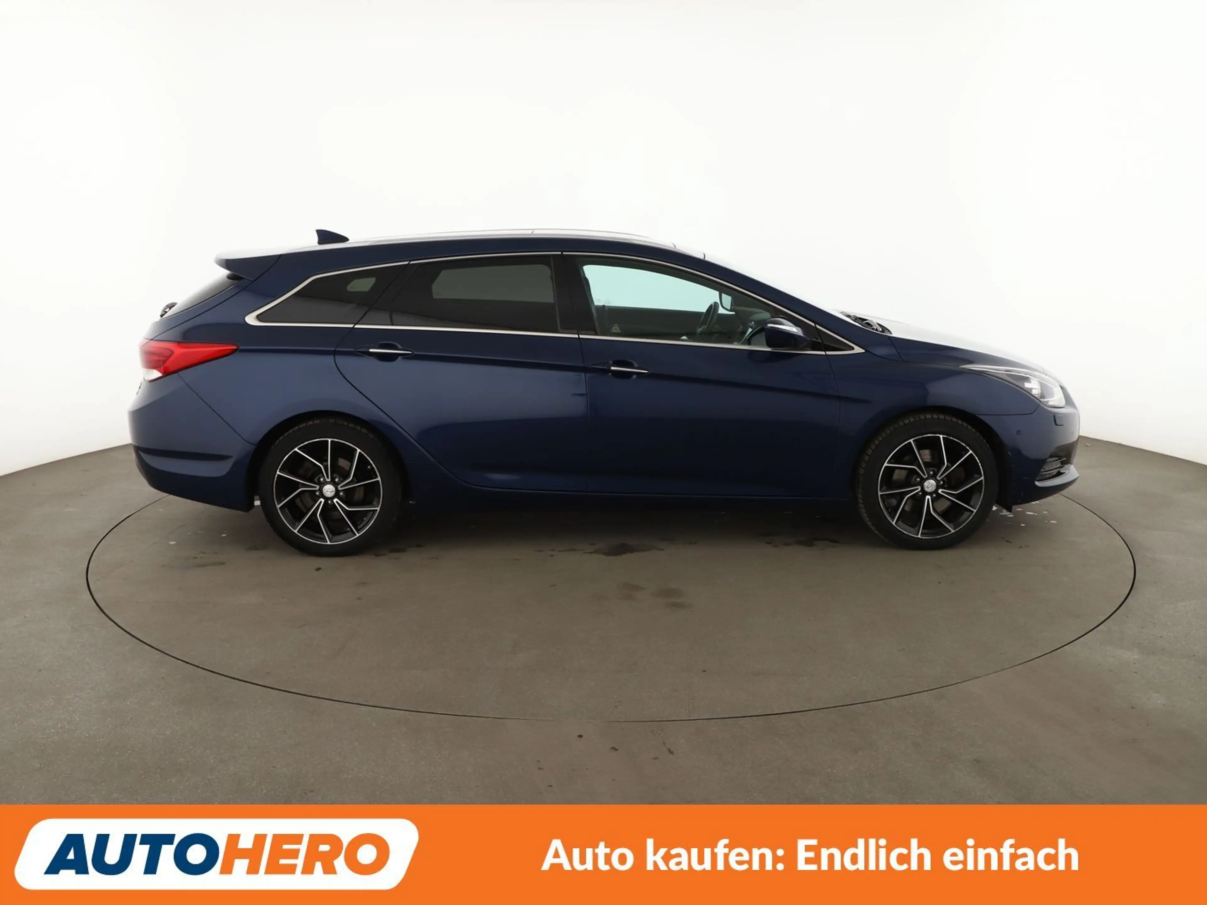 Hyundai i40 1.6 CRDi Space Plus Aut.*NAV*XENON*TEMPO*PDC*SHZ* — photo 7