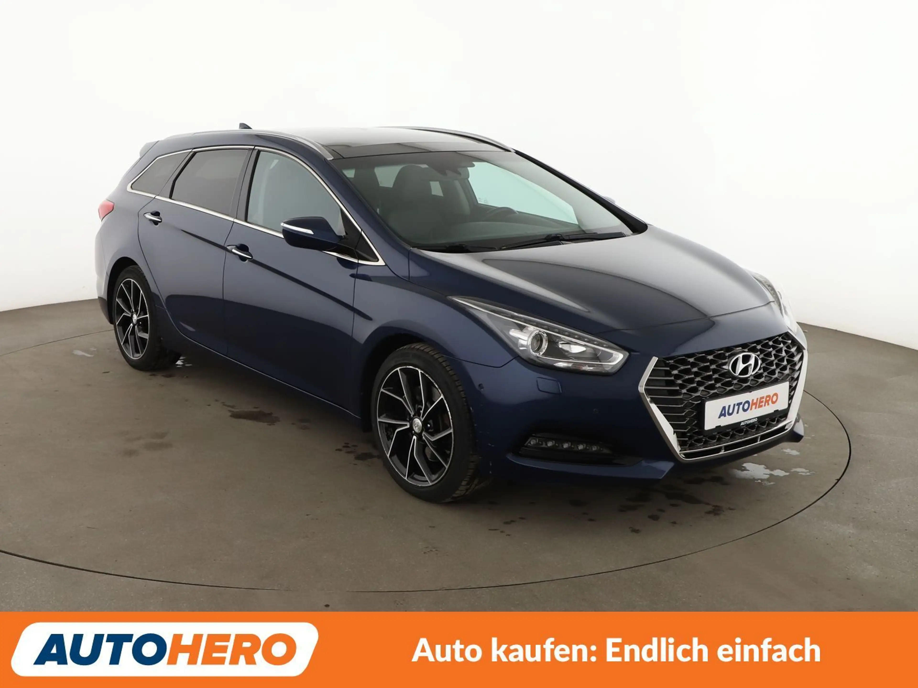Hyundai i40 1.6 CRDi Space Plus Aut.*NAV*XENON*TEMPO*PDC*SHZ* — photo 8