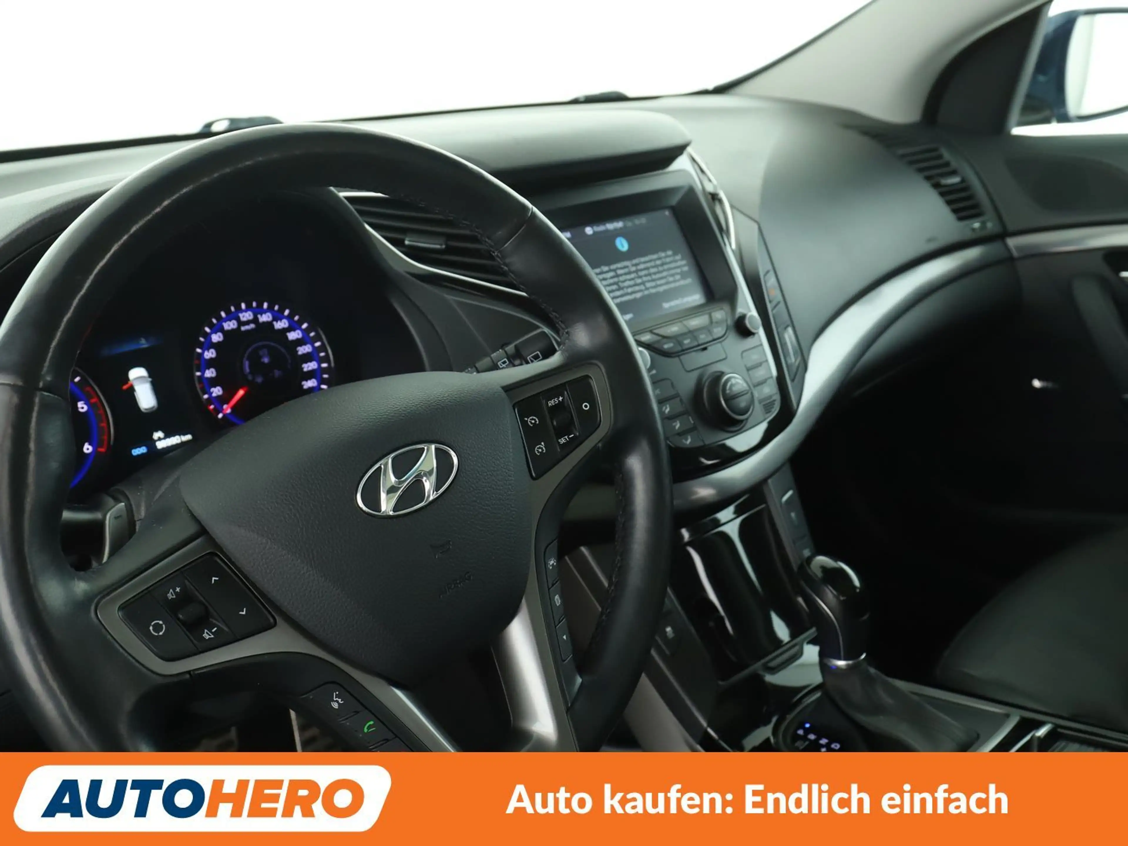 Hyundai i40 1.6 CRDi Space Plus Aut.*NAV*XENON*TEMPO*PDC*SHZ* — photo 11