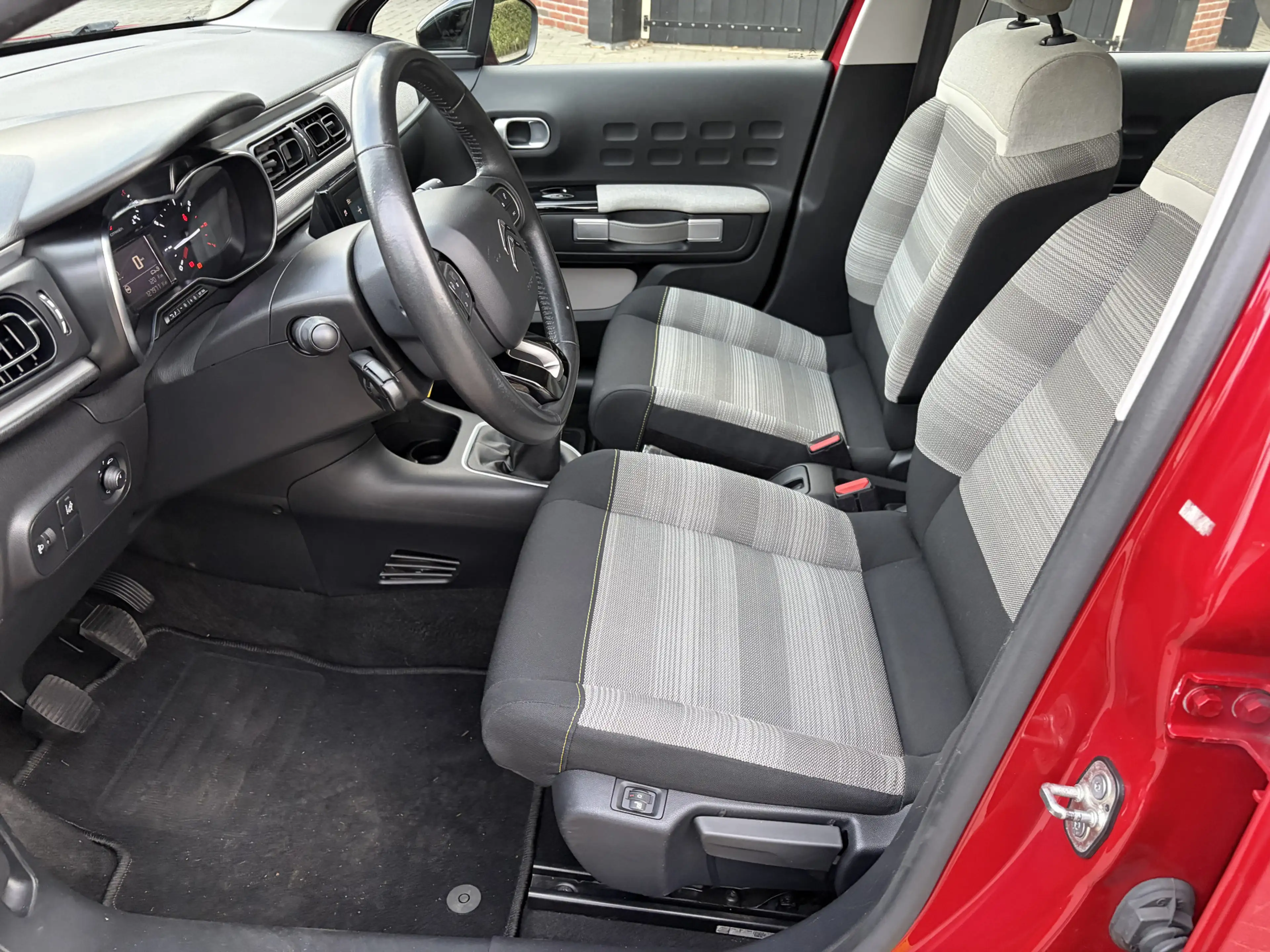 Citroen C3 1.2 PureTech S&S Live Clima Cruise Stoel Verwarmin — photo 8