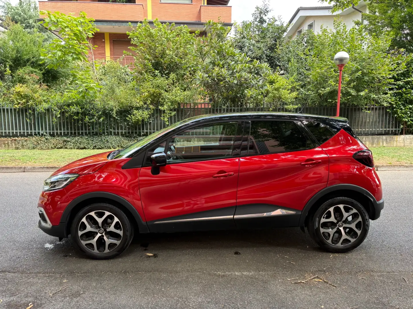 Renault Captur Captur dCi 8V 90 CV EDC Start&Stop Energy Initiale Rosso - 2