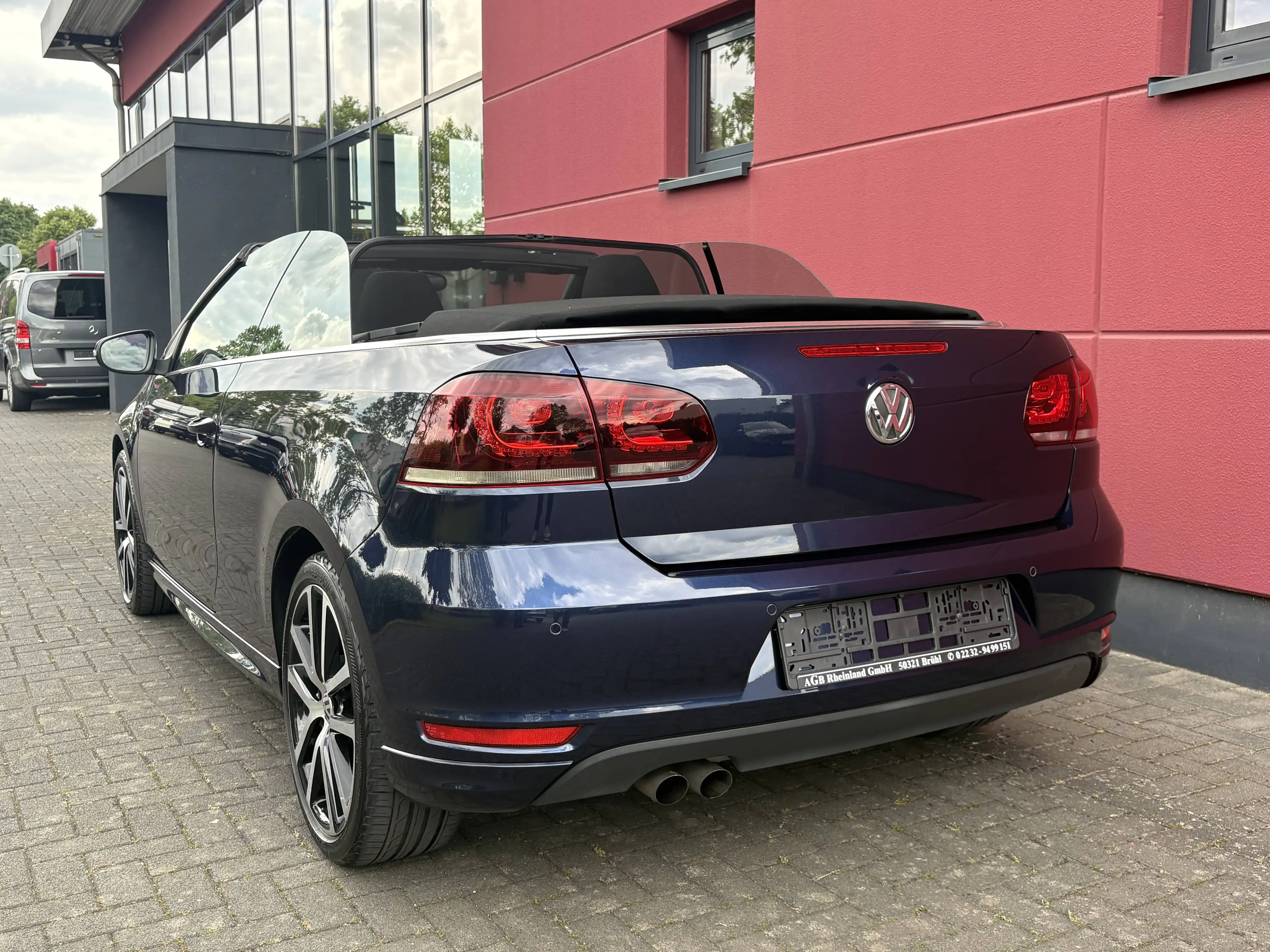 Volkswagen Golf Cabriolet 1.4 TSI BMT 125PS SONDERMODELL LOUNGE NAVI ALU-17" — photo 2