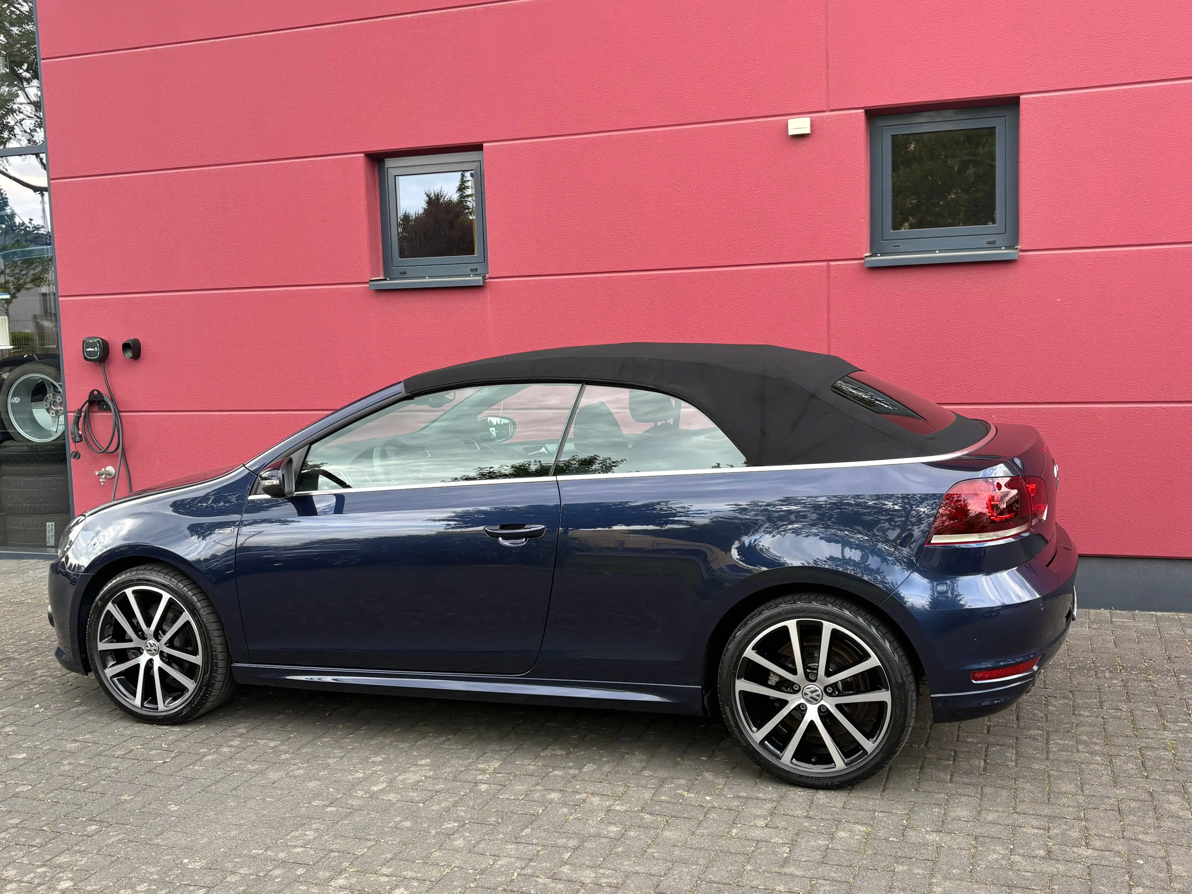 Volkswagen Golf Cabriolet 1.4 TSI BMT 125PS SONDERMODELL LOUNGE NAVI ALU-17" — photo 3