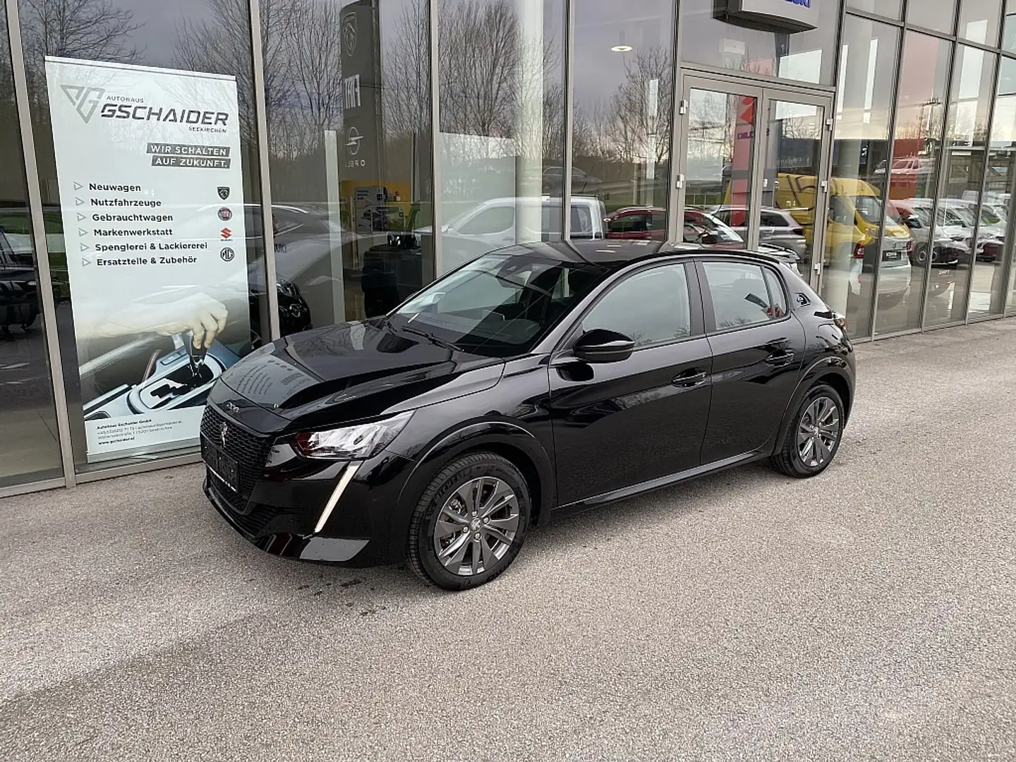 Peugeot e-208 50kWh Active Pack Negro - 1
