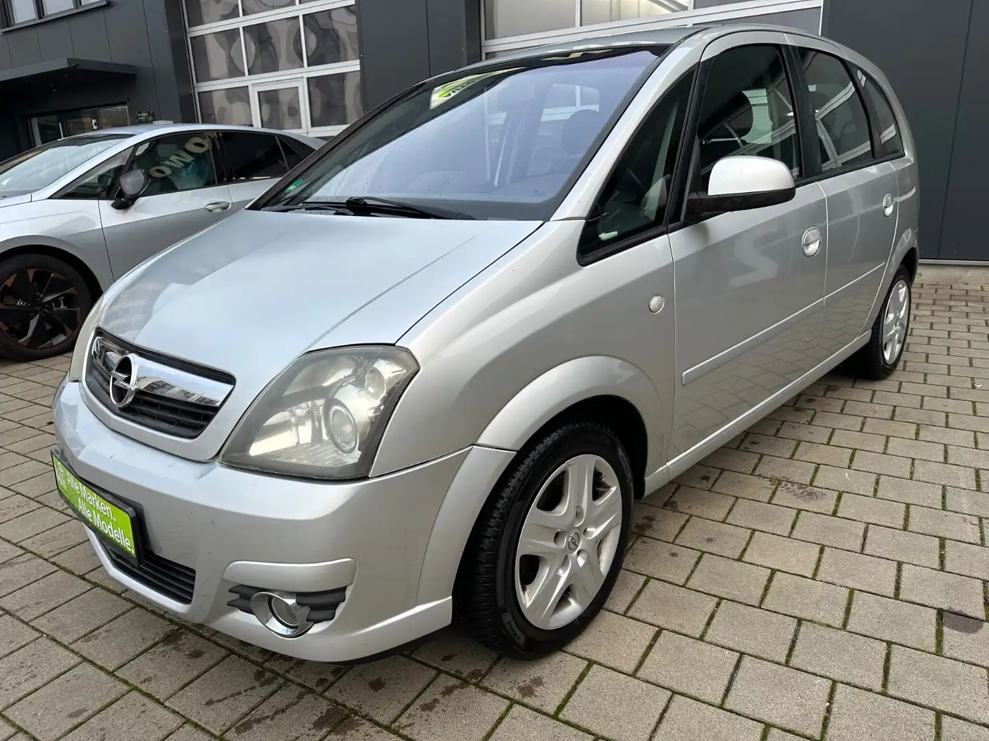 Opel Meriva Innovation "110 Jahre" Silber - 2