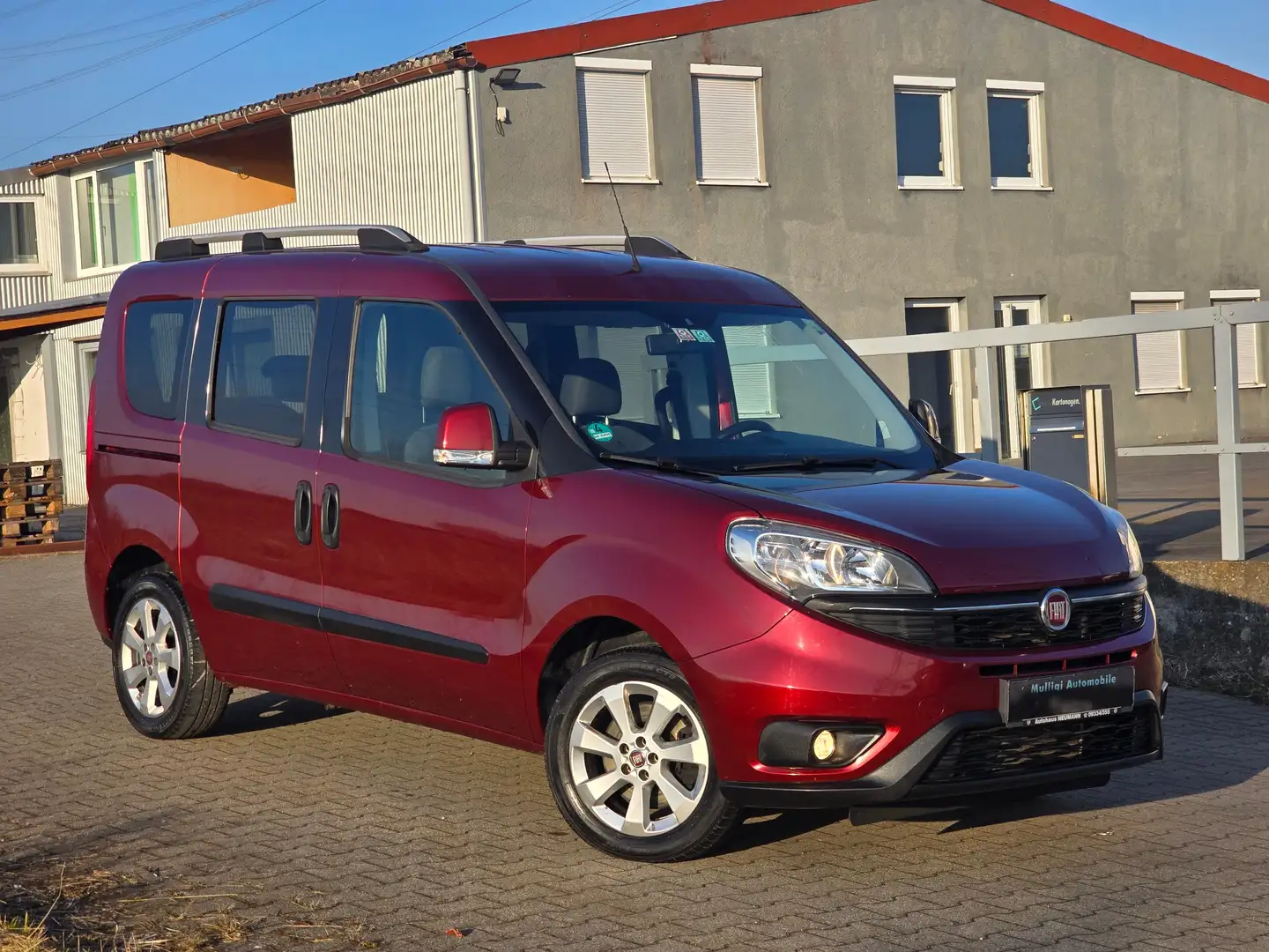 Fiat Doblo Lounge (Kurzversion) Rojo - 1