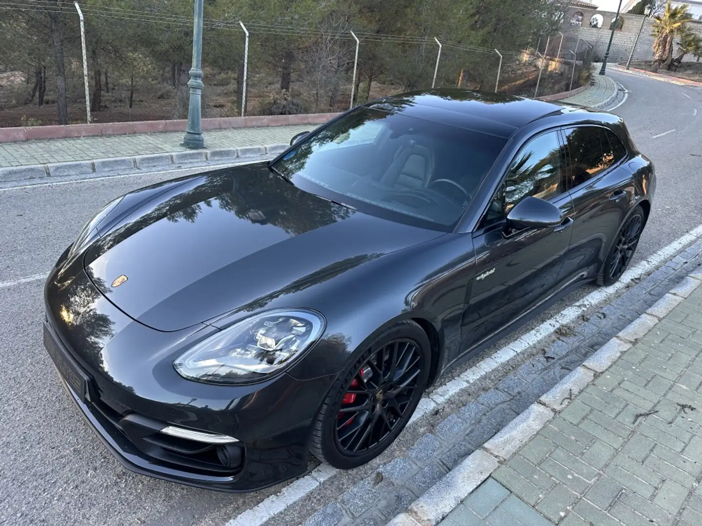 Porsche Panamera 4S E-Hybrid Sport Turismo Gris - 1