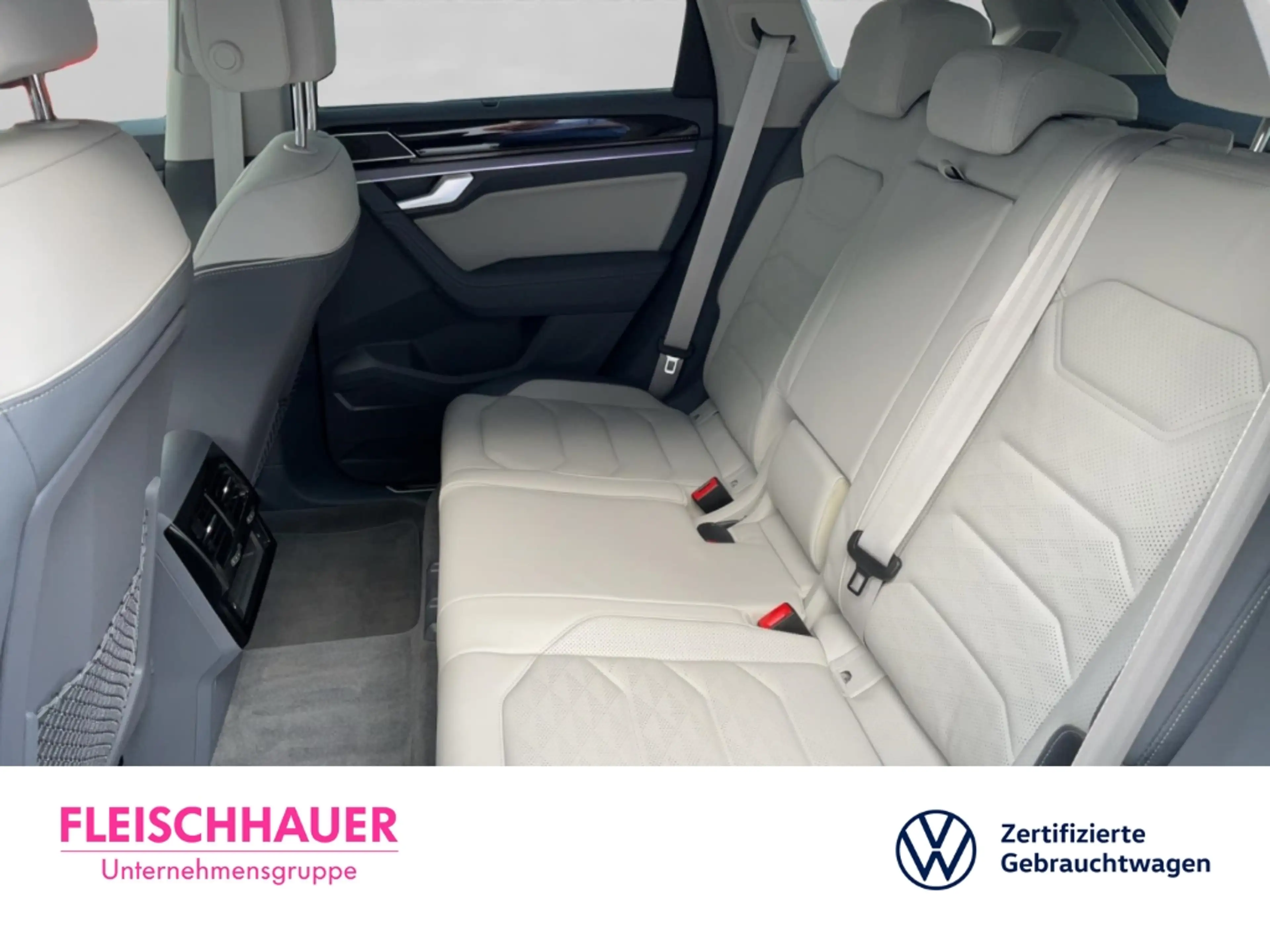 Volkswagen Touareg 3.0 TDI DSG HUD Luftfederung AD StandHZG AHK-el. k — photo 12