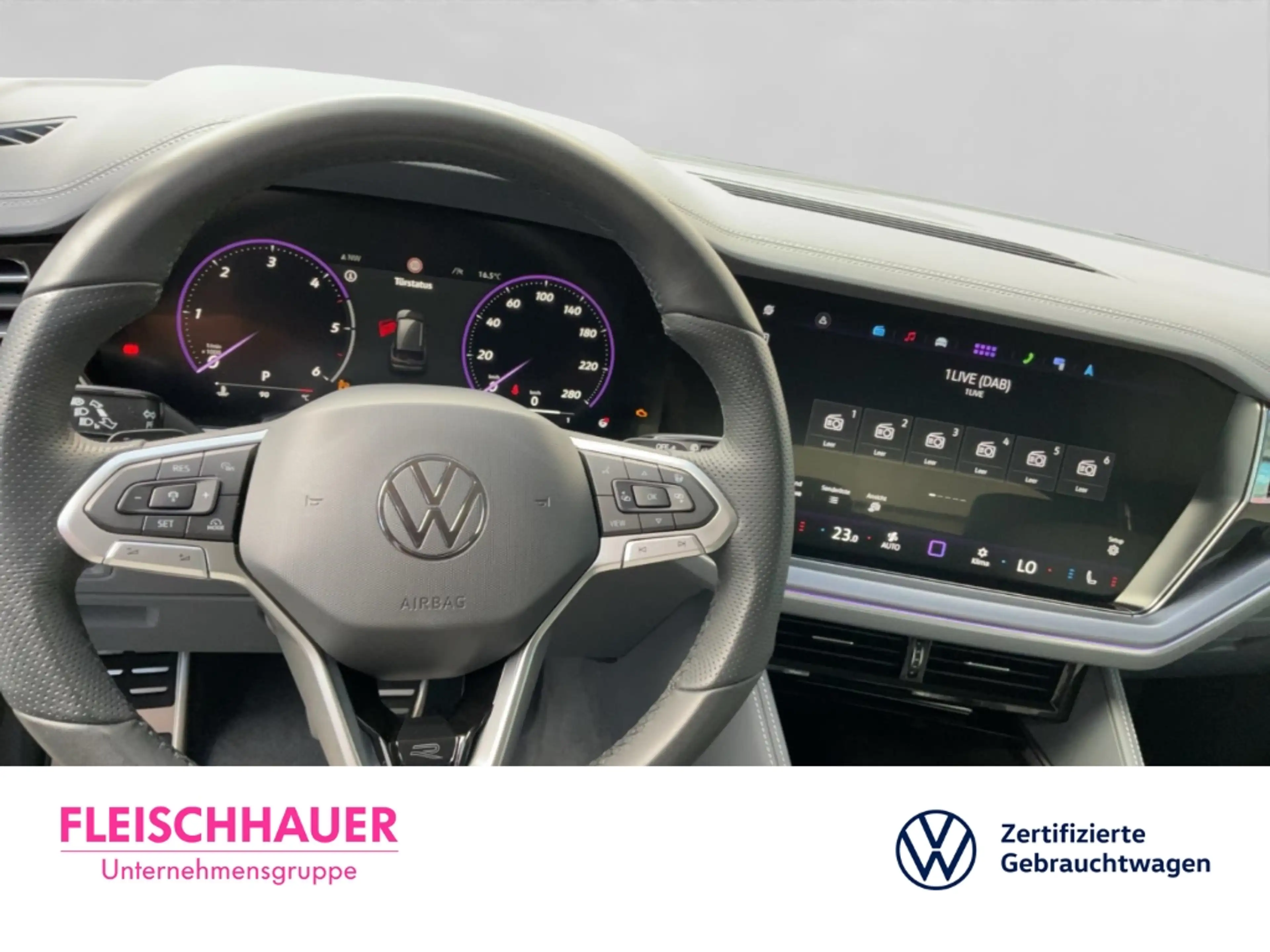 Volkswagen Touareg 3.0 TDI DSG HUD Luftfederung AD StandHZG AHK-el. k — photo 11