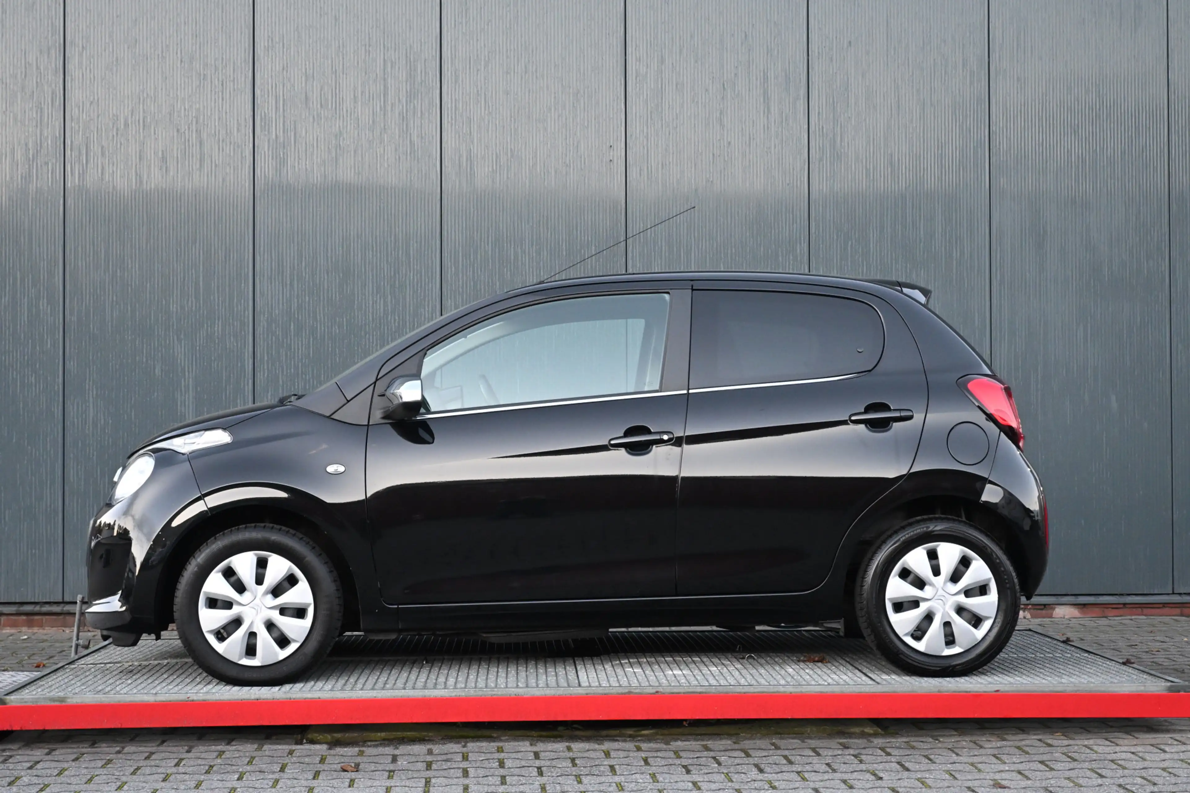 Citroen C1 1.0 e-VTi Shine — photo 7