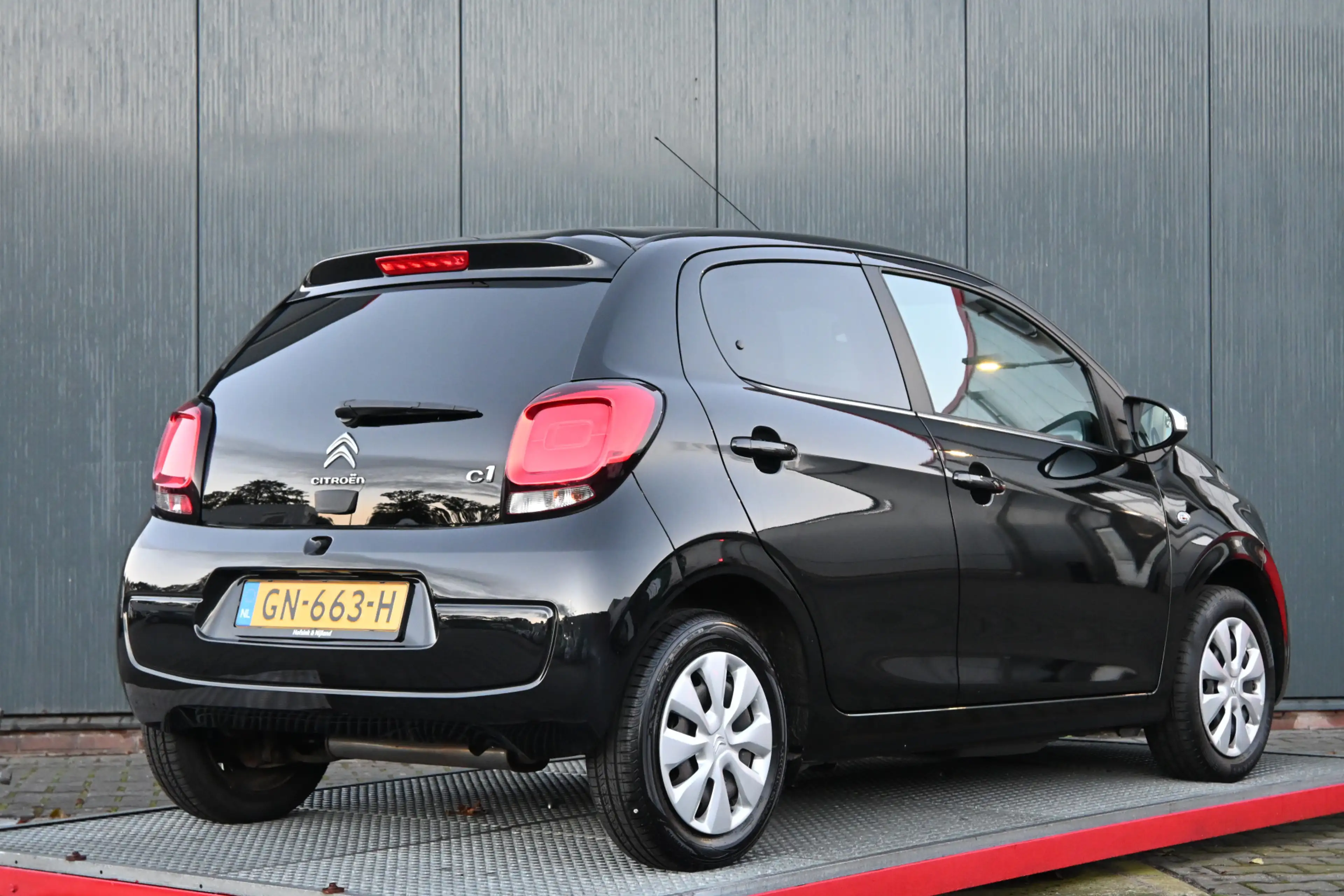 Citroen C1 1.0 e-VTi Shine — photo 3