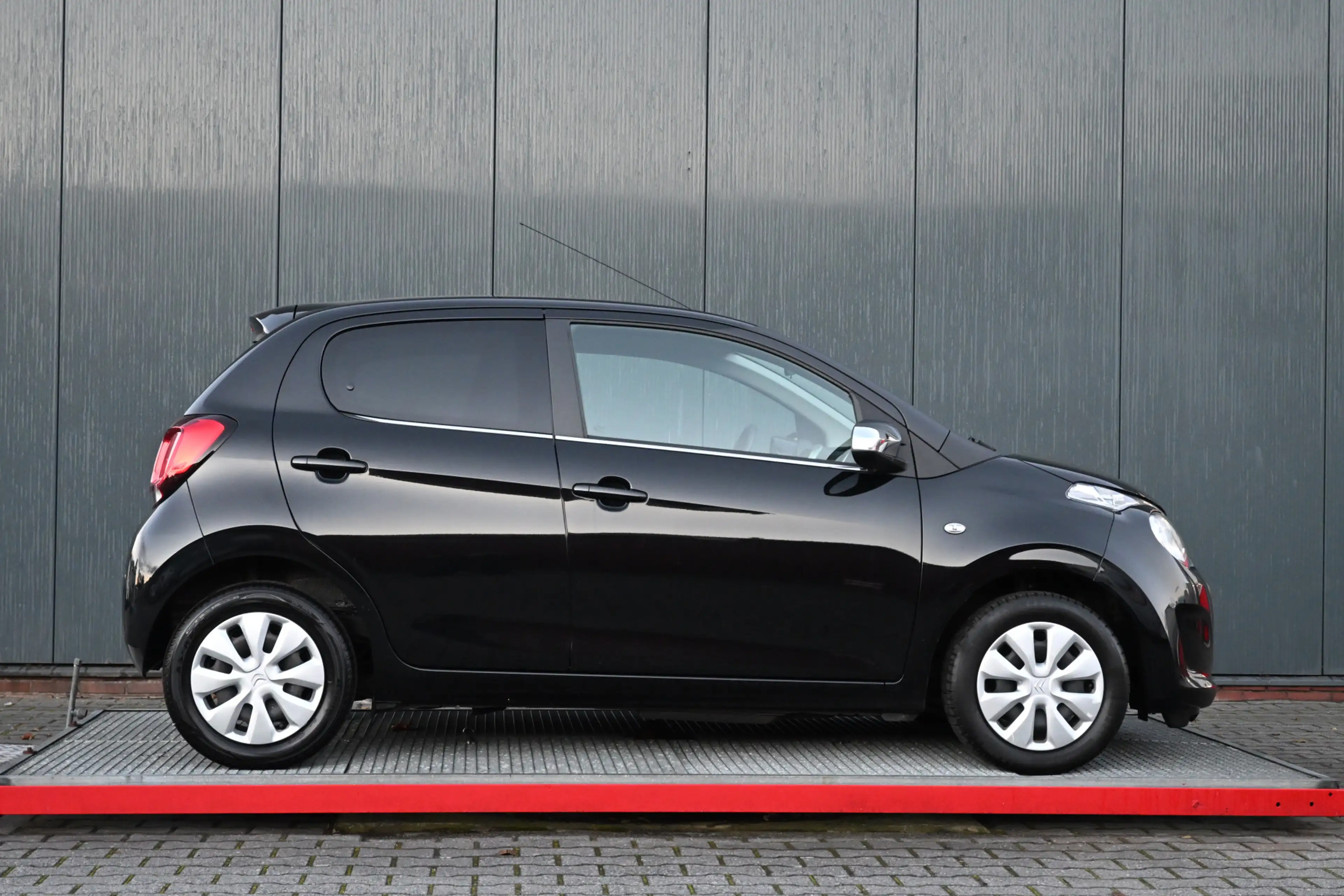 Citroen C1 1.0 e-VTi Shine — photo 2