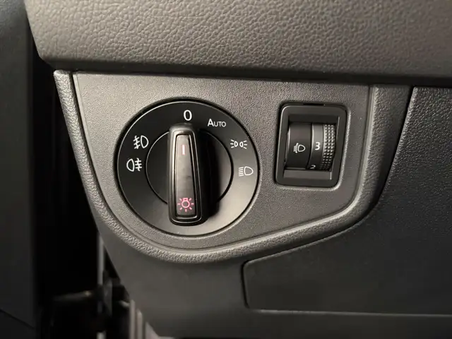 Volkswagen Polo view 8
