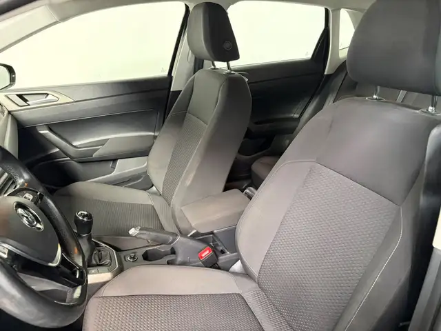 Volkswagen Polo view 5