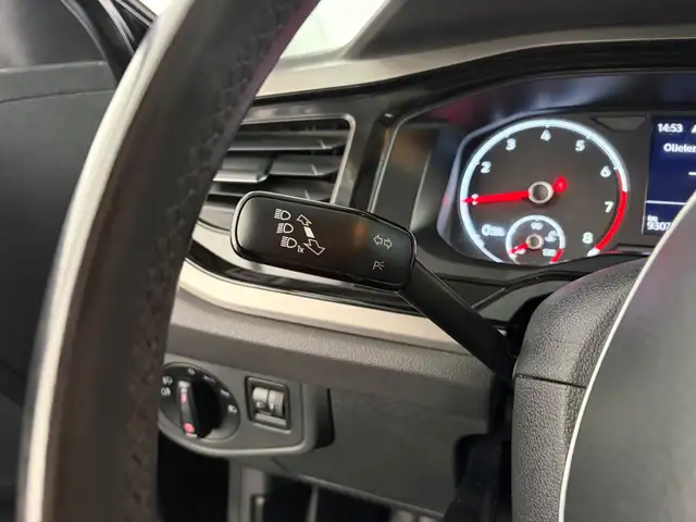 Volkswagen Polo view 9