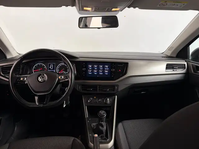 Volkswagen Polo view 3