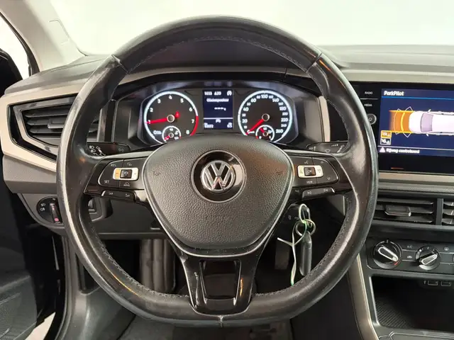 Volkswagen Polo view 11