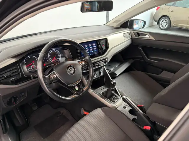 Volkswagen Polo view 6
