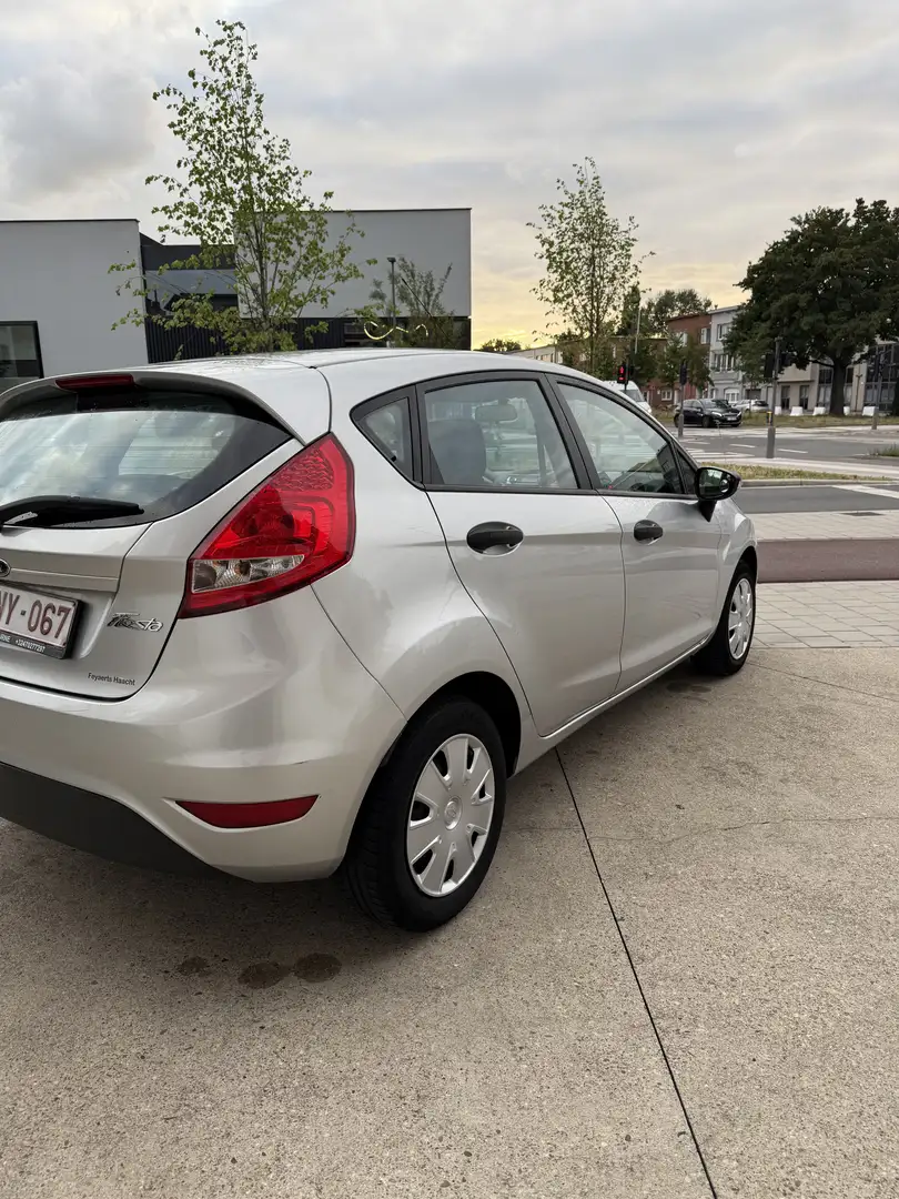 Ford Fiesta benzine GEKEURD !! - 2