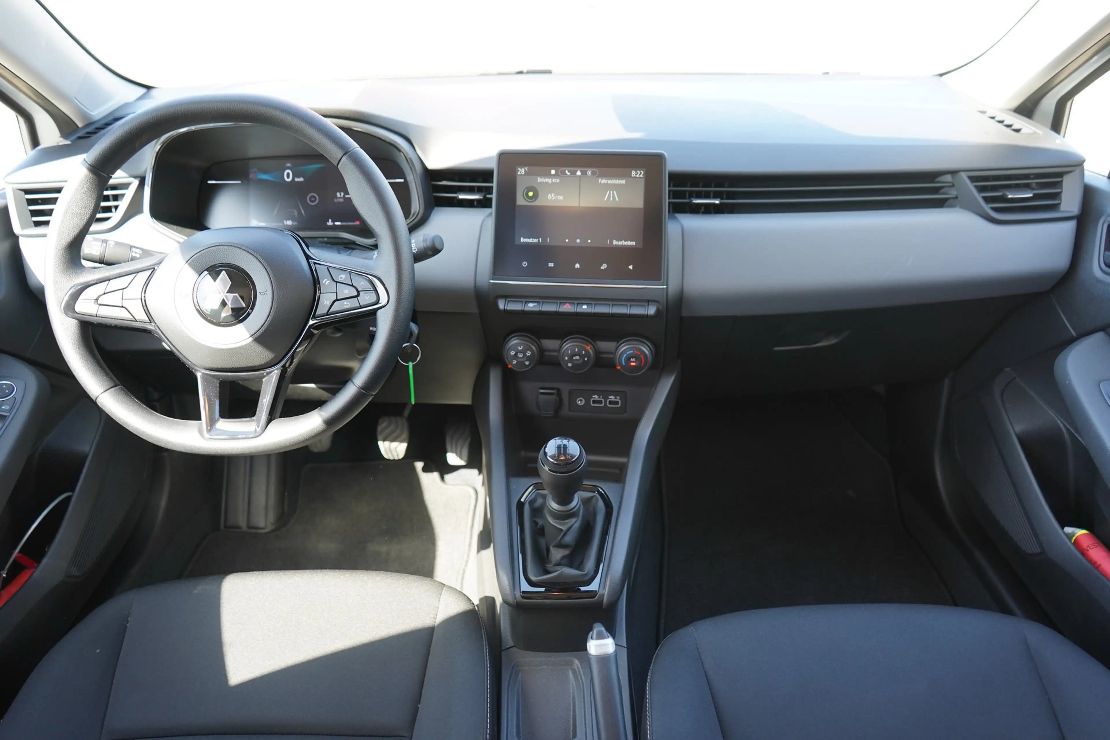 Mitsubishi Colt 1.0 SCe Basis LED Digitales Cockpit USB DAB — photo 12