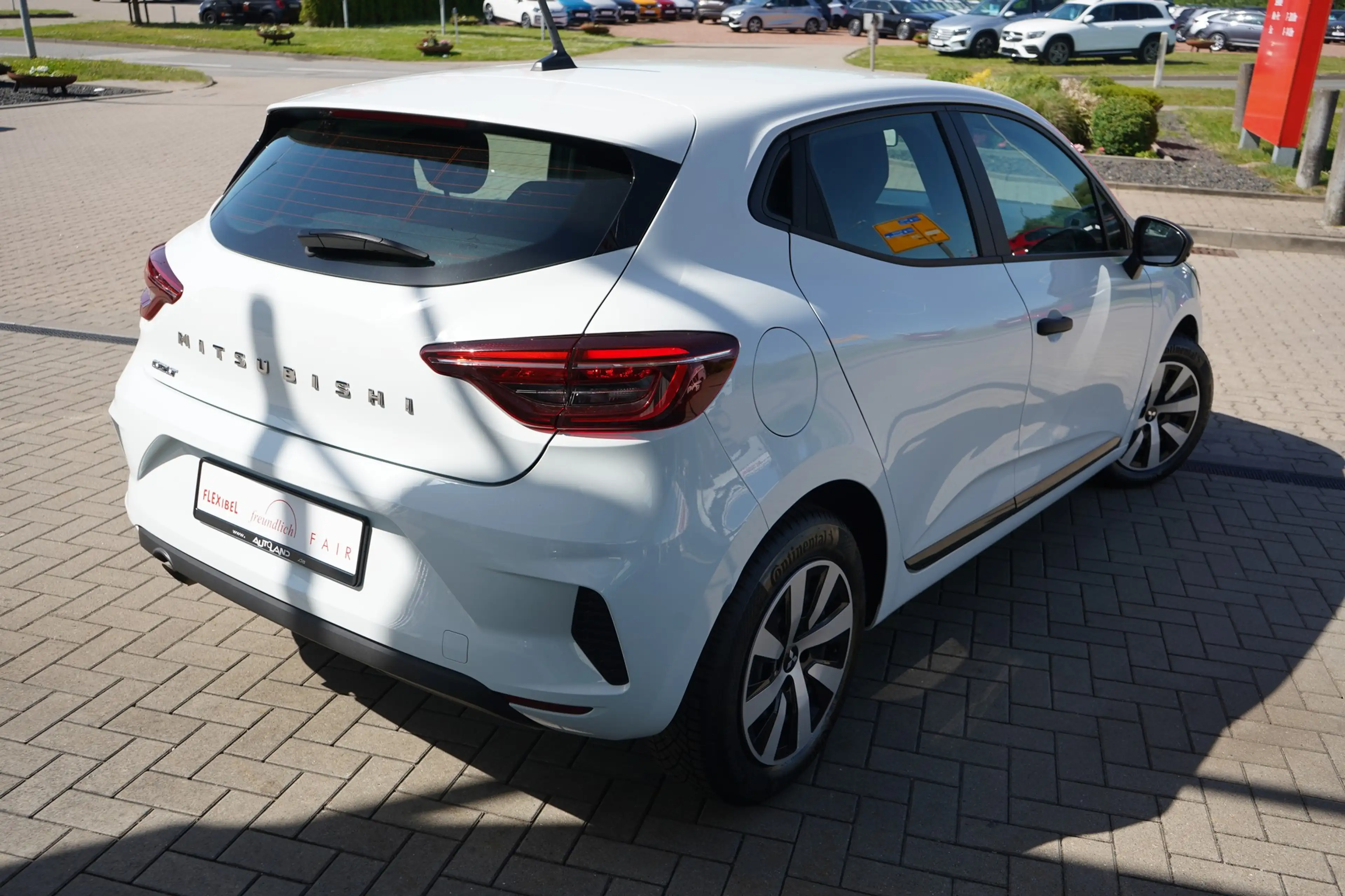 Mitsubishi Colt 1.0 SCe Basis LED Digitales Cockpit USB DAB — photo 6