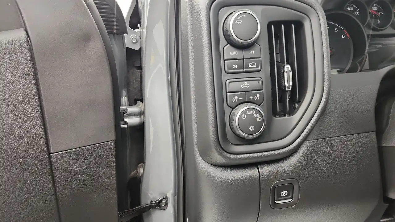 Chevrolet Silverado 1500 photo Chevrolet Silverado 1500