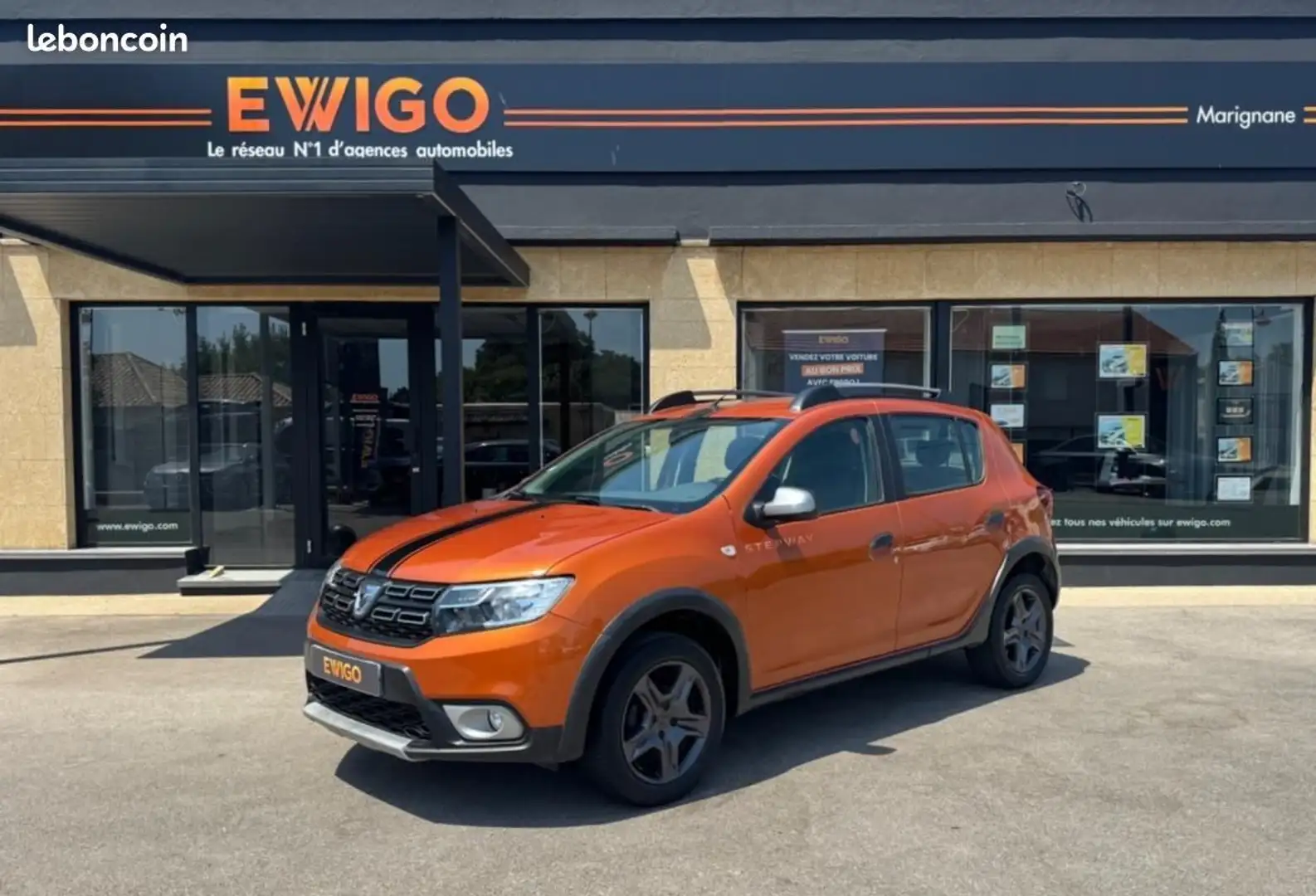 Dacia Sandero STEPWAY 0.9 TCE 90 URBAN Or - 1