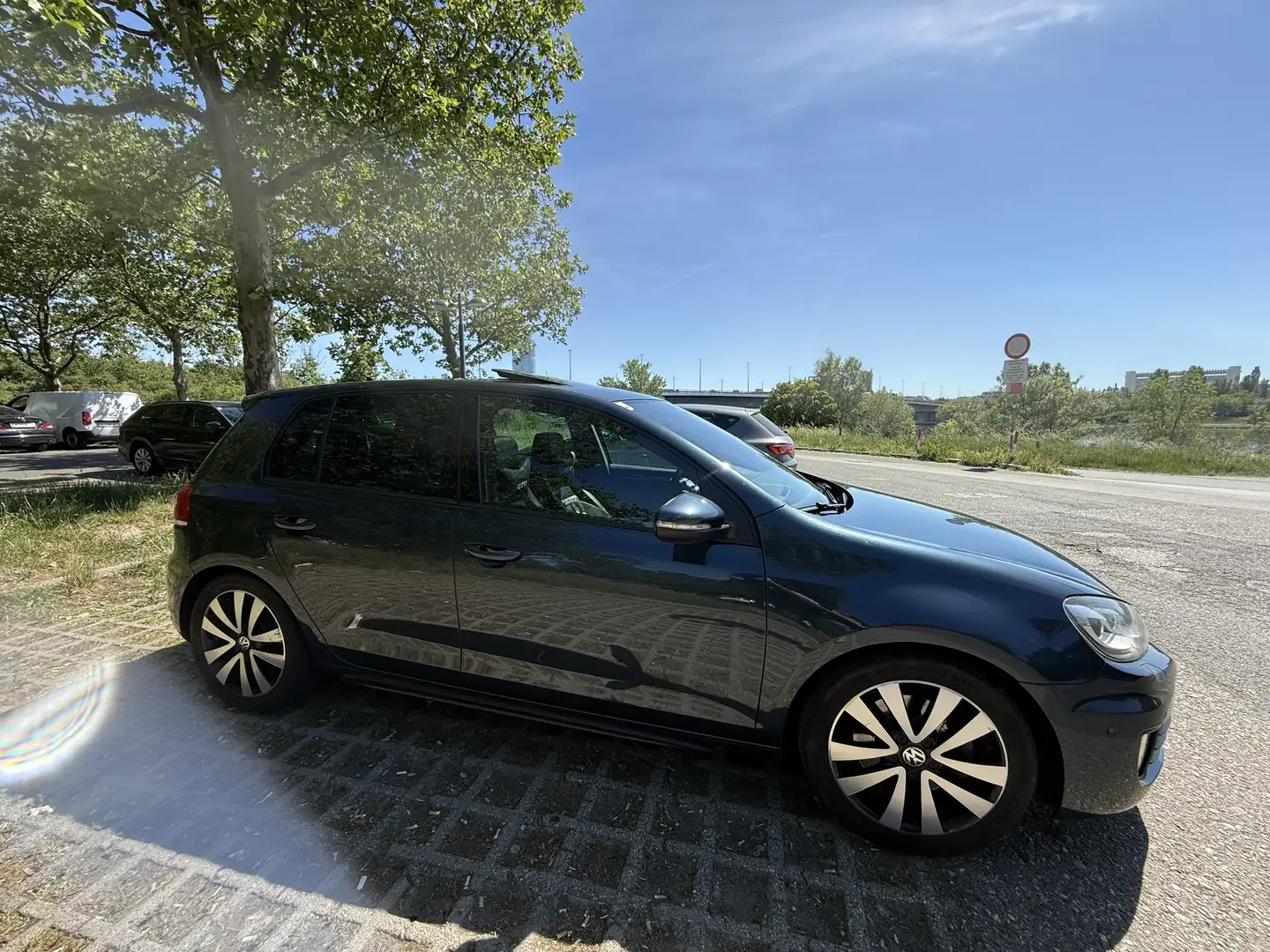 Volkswagen Golf GTD 2,0 TDI DPF DSG - 2