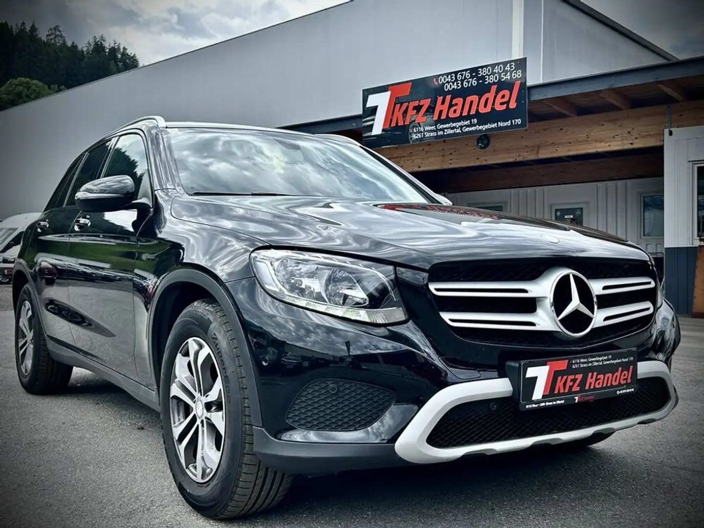 Mercedes-Benz GLC 220 d 4Matic Schwarz - 1