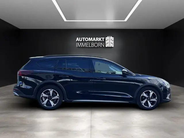 Ford Focus view 10