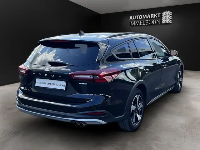 Ford Focus view 12