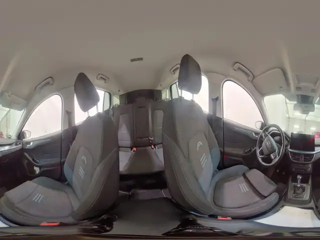 Ford Focus view 14