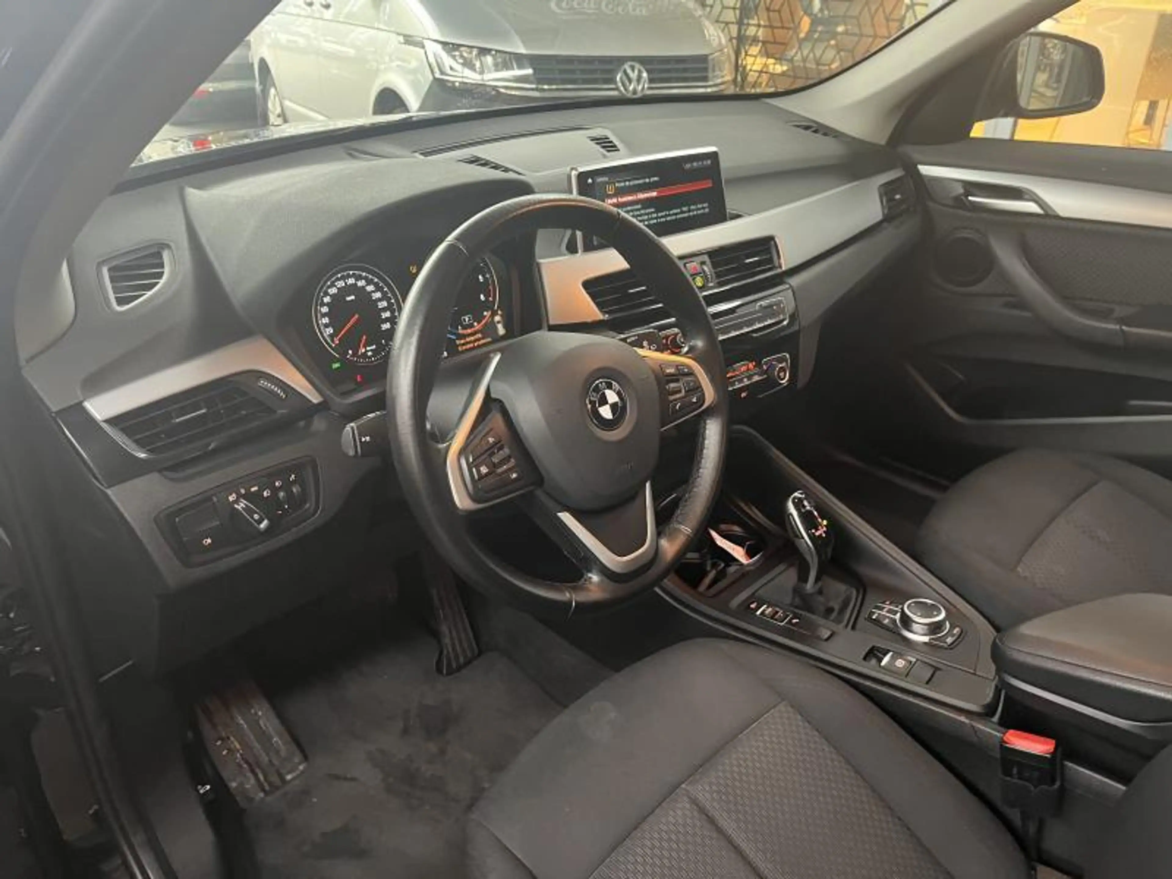 BMW X1 sDrive16d — photo 8
