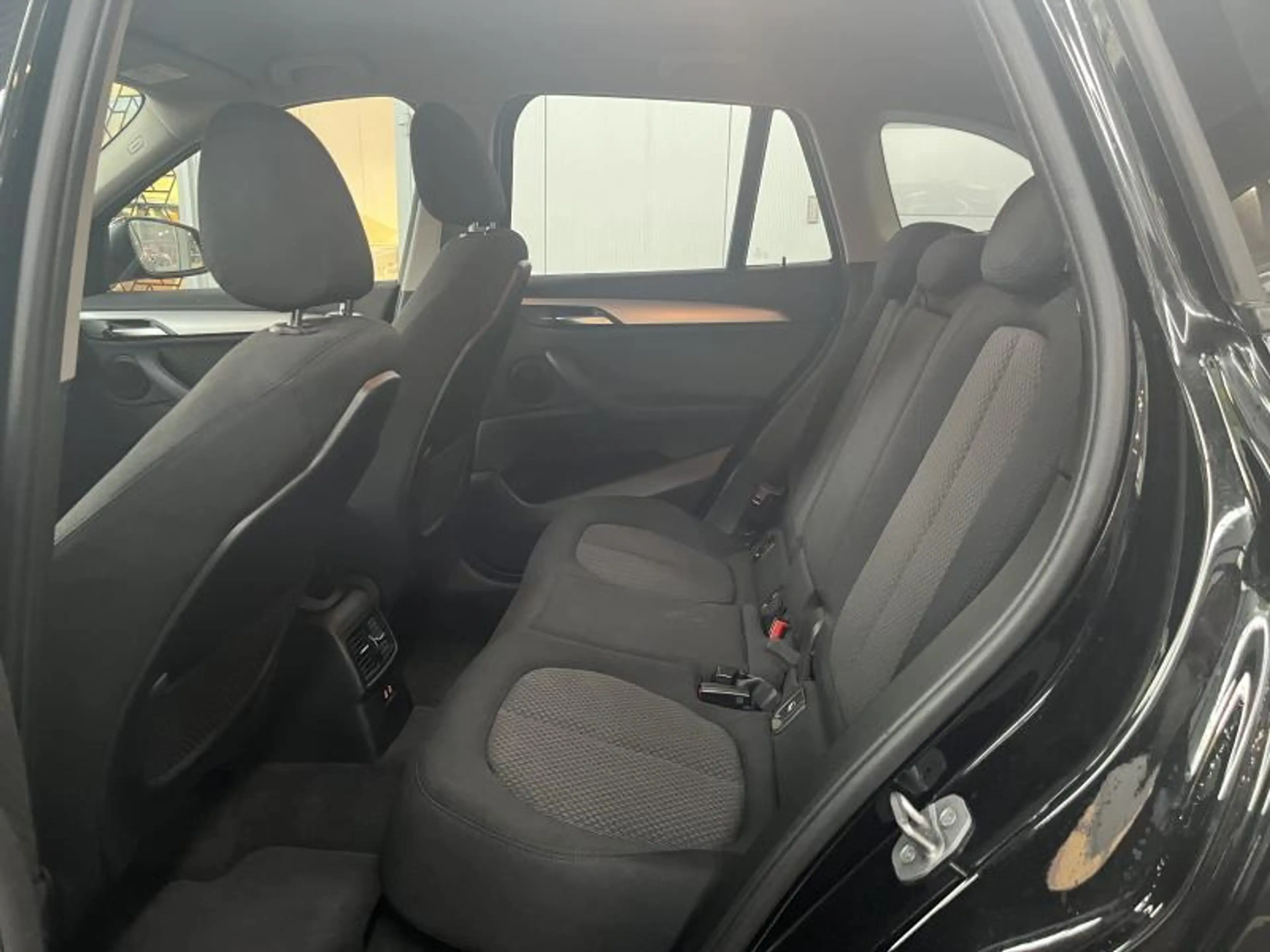 BMW X1 sDrive16d — photo 10