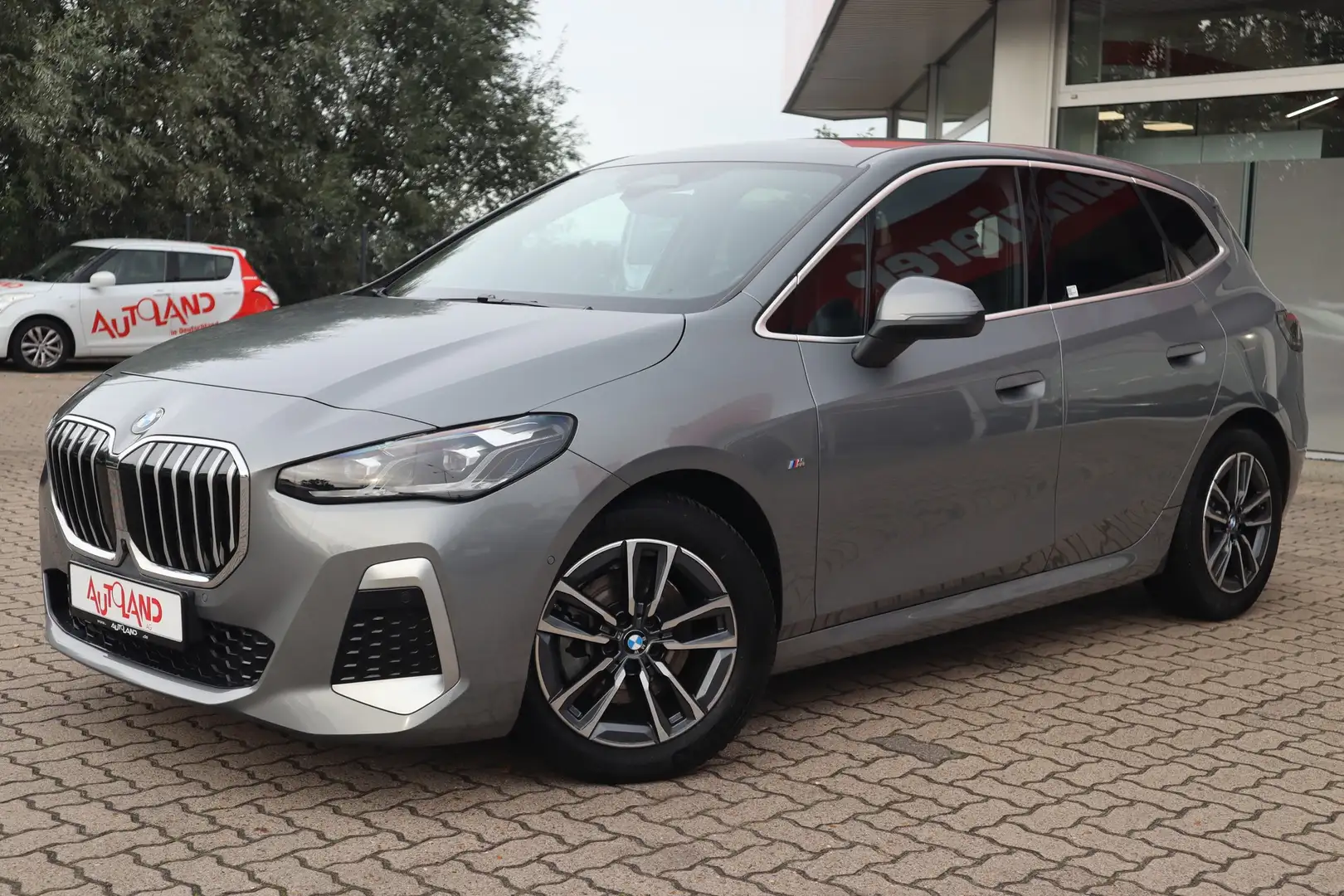BMW 220 220i Active Tourer M Sport LED Navi ACC Head-Up Grau - 2