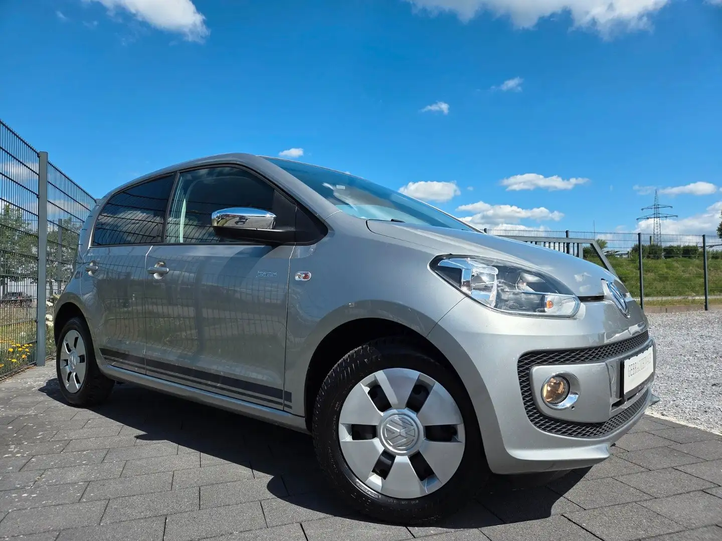 Volkswagen up! jeans Sitzheizung/Tempomat/Ganzjahresreifen Argent - 1