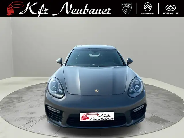 Porsche Panamera GTS DSG