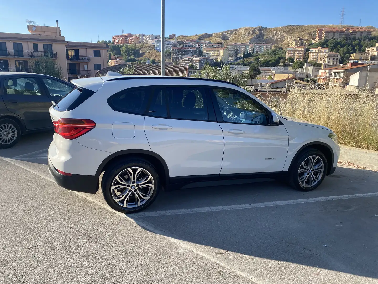 BMW X1 sdrive18d Advantage - 1