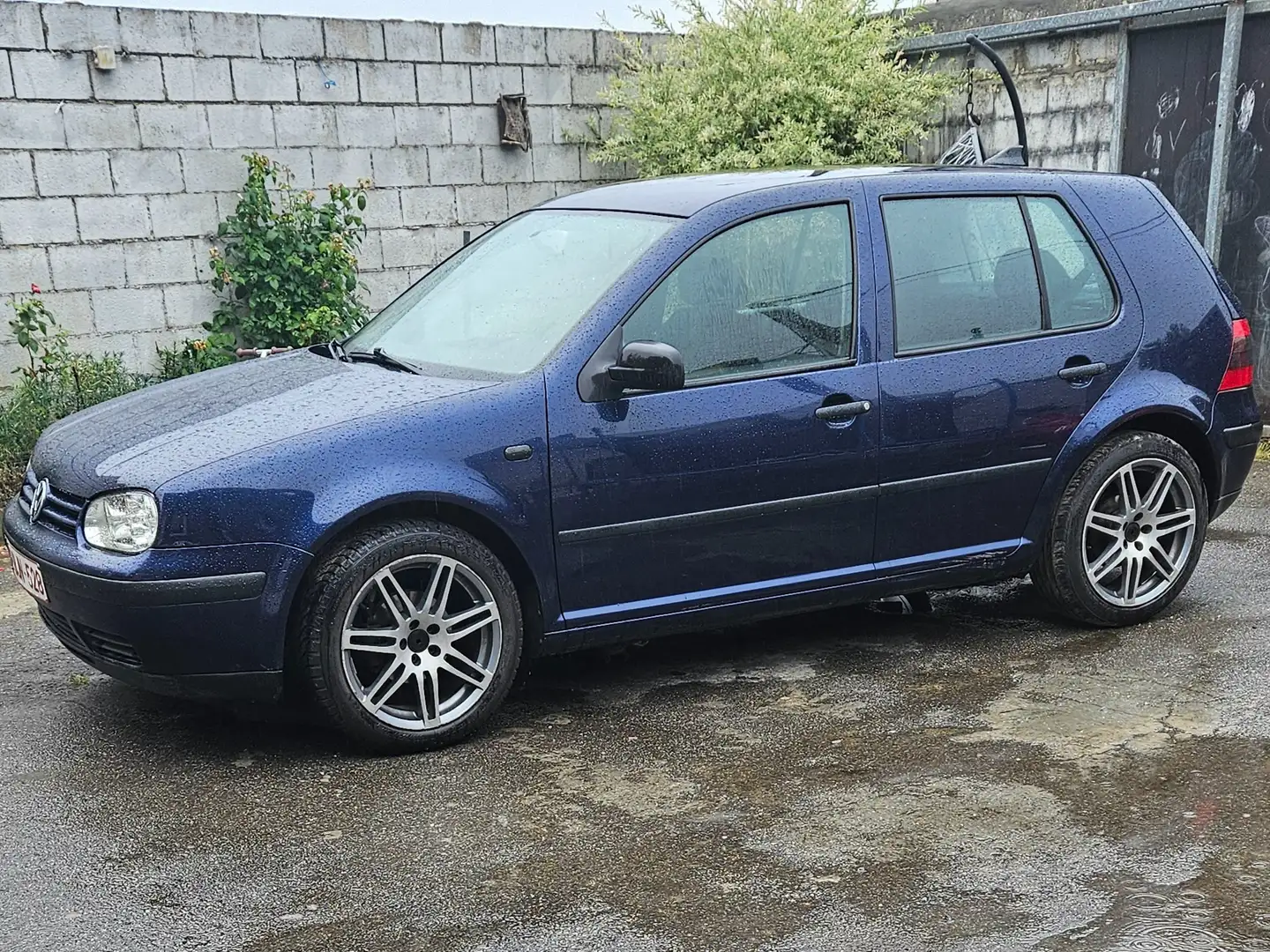 Volkswagen Golf 1.4i Trendline Edition Bleu - 1