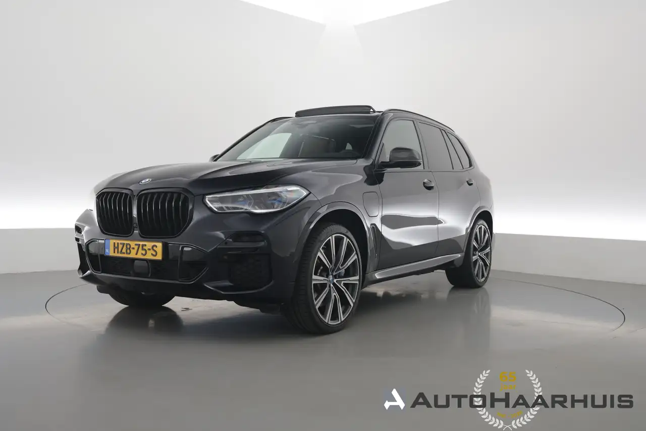 BMW X5 xDrive45e M Sport Rijklaar! Skylounge HUD