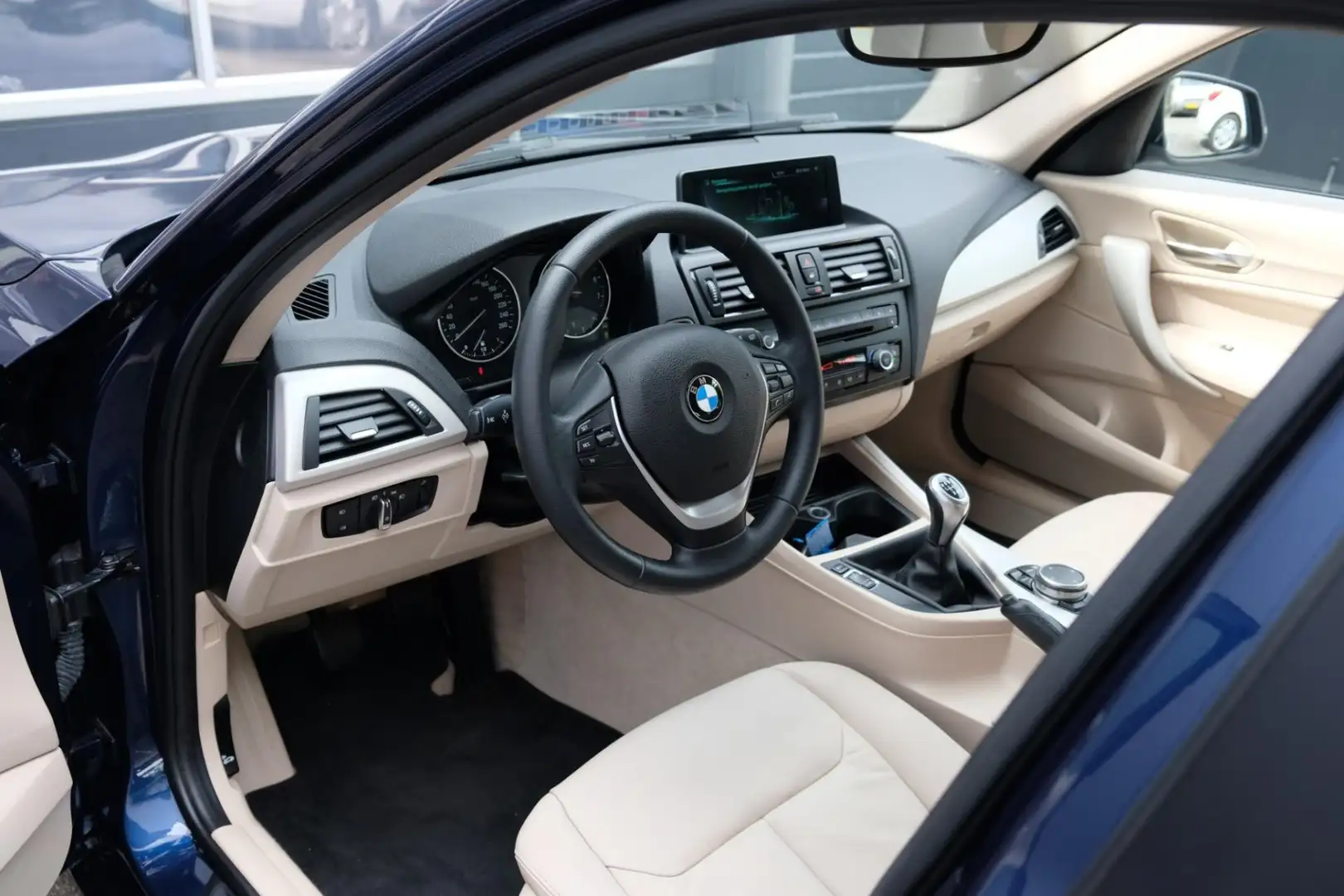 BMW 114 1-serie 114i EDE High Executive *Leder/Navigatie/X Modrá - 2