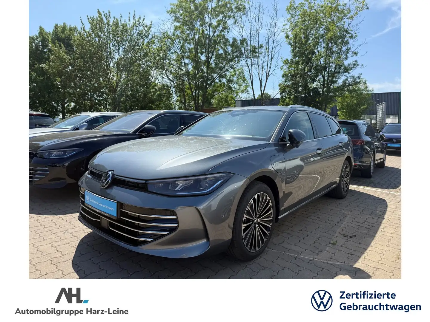 Volkswagen Passat Variant 1.5 eHybrid Elegance Pano AHK IQ.Light HuD Grau - 1