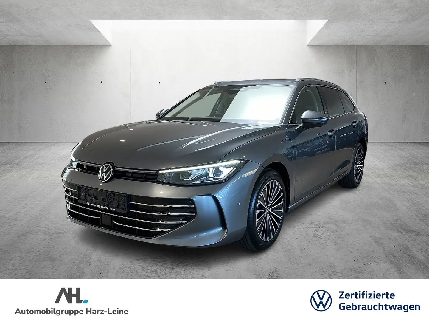 Volkswagen Passat Variant 1.5 eHybrid Elegance Pano AHK IQ.Light HuD Grijs - 1